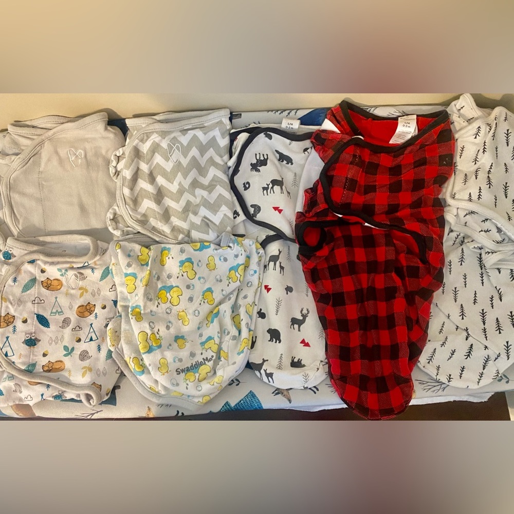 Velcro swaddles size small (0-3 months)